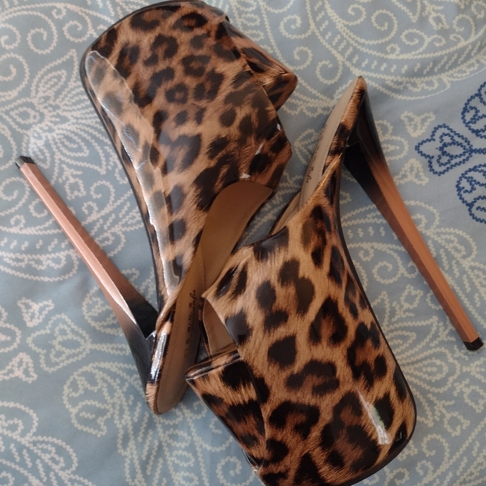 BRAND NEW!!!  NEVER BEEN WORN!! Animal Print Mule Heels